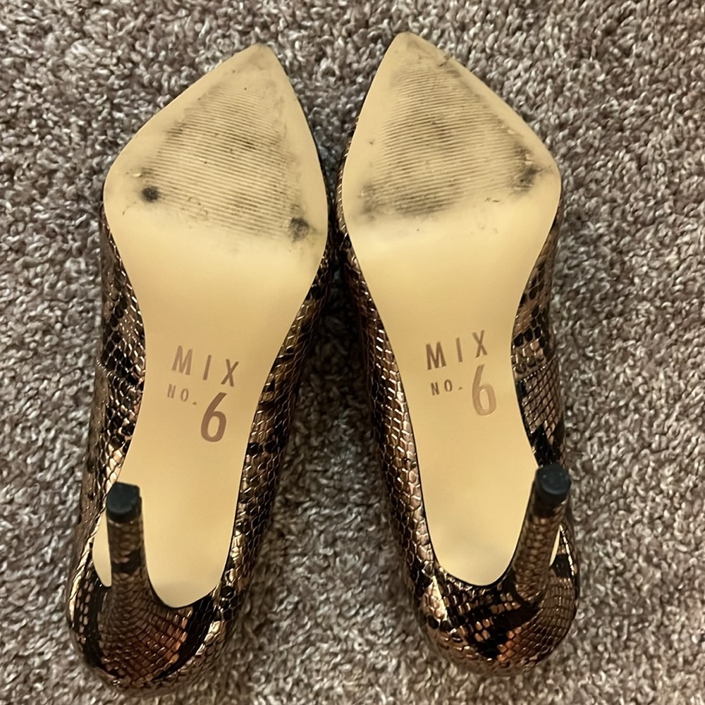 Heels - Picture 4 of 7